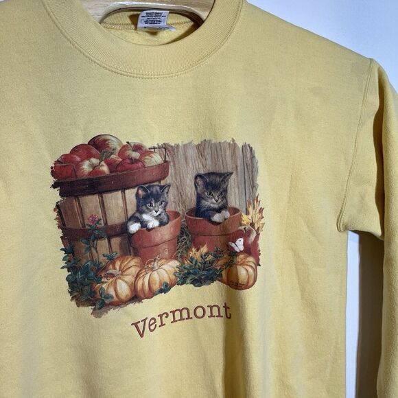 Vintage Vermont Sweatshirt Cats Fall Autumn Pumpkins Medium Y2K Cat‎ Lady Yellow - Picture 1 of 8